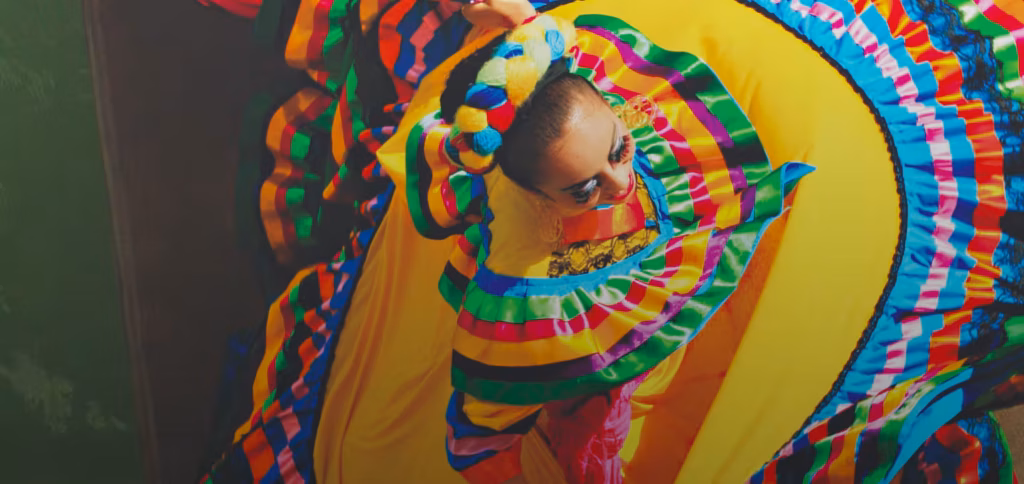 Folklorico Dancer fbfc003a f64a 49a5 8ab8 9dd2fd574079